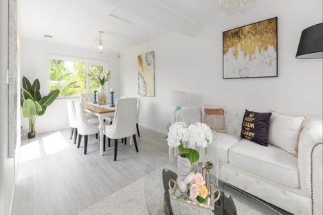 Photo of property in 12 Orinda Close, Botany Downs, Auckland, 2010