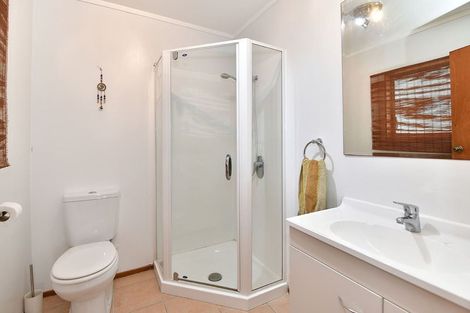 Photo of property in 3 Higham Ferrers Place, Red Beach, 0932