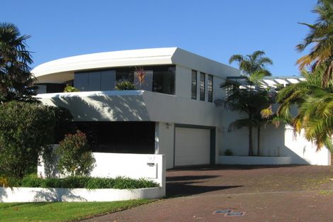 Photo of property in 27 Marguerita Place, West Harbour, Auckland, 0618