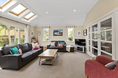 Photo of property in 68 Friend Street, Karori, Wellington, 6012