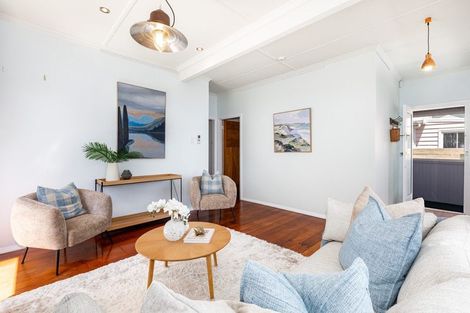 Photo of property in 57 Marine Parade, Eastbourne, Lower Hutt, 5013