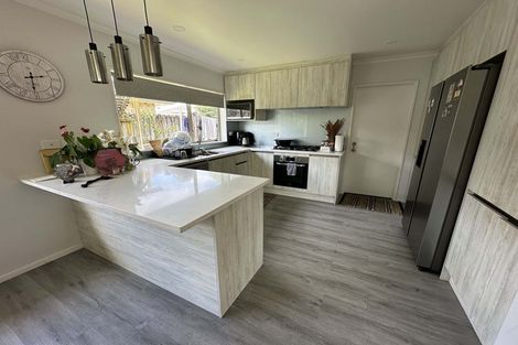 Photo of property in 3 Montilla Place, Manurewa, Auckland, 2102