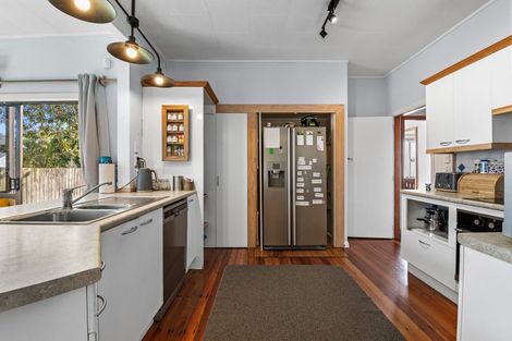 Photo of property in 18 Corlett Street, Utuhina, Rotorua, 3015