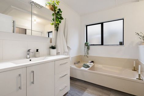 Photo of property in 19b Baverstock Road, Nawton, Hamilton, 3200