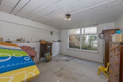 Photo of property in 181 Glenfield Road, Hillcrest, Auckland, 0627