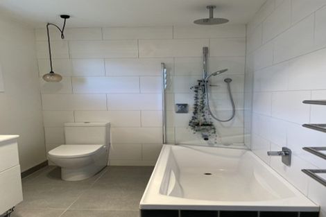 Photo of property in 28 Harbour View Road, Te Atatu Peninsula, Auckland, 0610