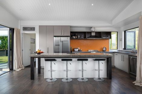 Photo of property in 5 Peregrine Place, Kinloch, Taupo, 3377