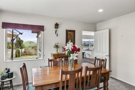 Photo of property in 24 Waverton Terrace, Churton Park, Wellington, 6037