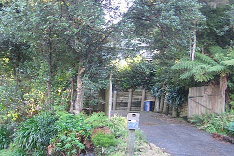 Photo of property in 27 Laingholm Drive, Laingholm, Auckland, 0604