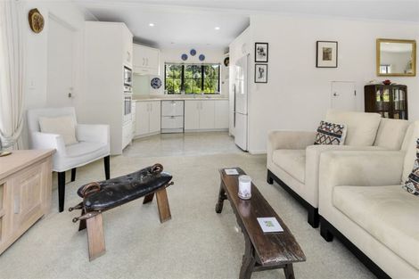 Photo of property in 1/274 East Coast Road, Forrest Hill, Auckland, 0620