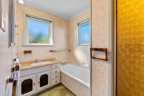 Photo of property in 36 Totara Park Road, Clouston Park, Upper Hutt, 5018