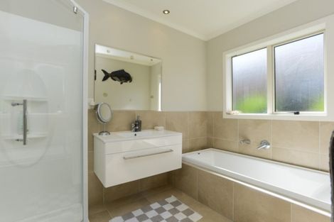 Photo of property in 100a Guppy Road, Taradale, Napier, 4112