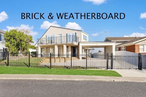 Photo of property in 16 Paisley Street, Mellons Bay, Auckland, 2014