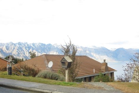 Photo of property in 73a Wynyard Crescent, Fernhill, Queenstown, 9300