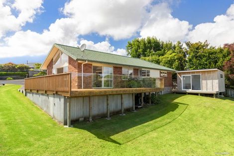 Photo of property in 17 Bella Villa Drive, Waiuku, 2123