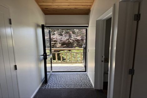 Photo of property in 4 Gradwell Place, Two Mile Bay, Taupo, 3330