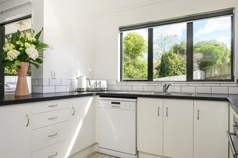 Photo of property in 11 Jordan Way, Kelvin Grove, Palmerston North, 4414