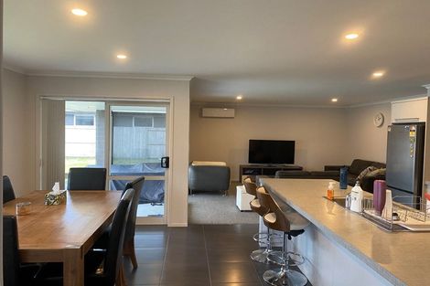 Photo of property in 41 Butterworth Crescent, Papamoa Beach, Papamoa, 3118