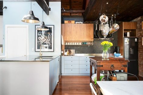 Photo of property in 1/12 Little George Street, Thorndon, Wellington, 6011