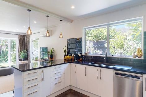 Photo of property in 216 Waiwhetu Road, Waterloo, Lower Hutt, 5011