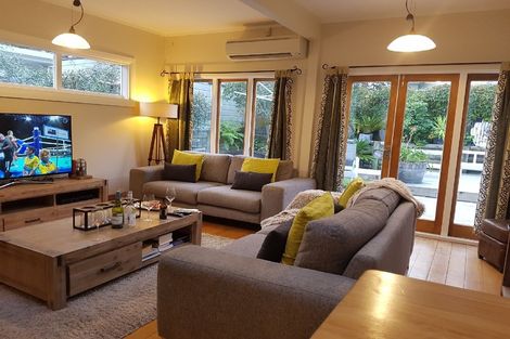 Photo of property in 8 Hinau Street, Eastbourne, Lower Hutt, 5013