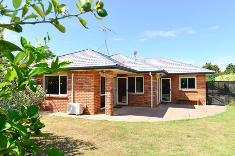 Photo of property in 4 Abergeldie Way, Cambridge, 3434