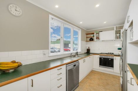 Photo of property in 23 Dignan Street, Point Chevalier, Auckland, 1022