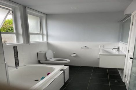 Photo of property in 1/48 Matipo Road, Mairangi Bay, Auckland, 0630