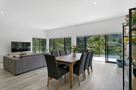 Photo of property in 19 Parawera Drive, Acacia Bay, Taupo, 3330