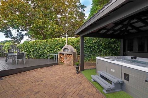 Photo of property in 5b Tirimoana Road, Te Atatu South, Auckland, 0602