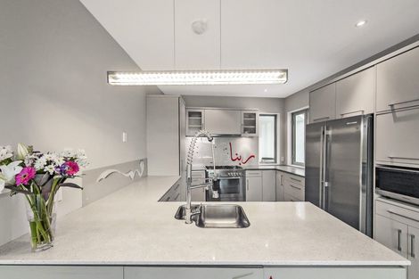 Photo of property in 2 Redcliffs View Lane, Redcliffs, Christchurch, 8081