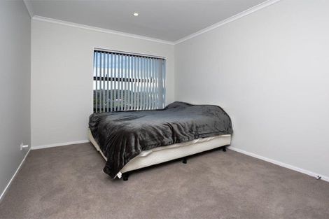 Photo of property in 23 William Calvert Drive, Swanson, Auckland, 0614