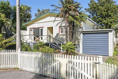 Photo of property in 1/18 Gill Avenue, Te Atatu Peninsula, Auckland, 0610