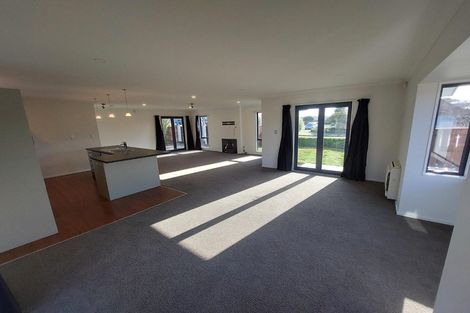 Photo of property in 5 Excalibur Place, Burwood, Christchurch, 8083