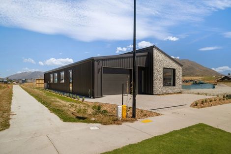 Photo of property in 44 Forage Road, Jacks Point, 9371