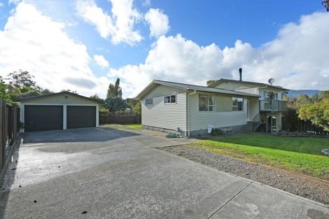 Photo of property in 8 Dawn Grove, Brown Owl, Upper Hutt, 5018