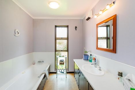 Photo of property in 34 Carter Crescent, Awapuni, Palmerston North, 4412