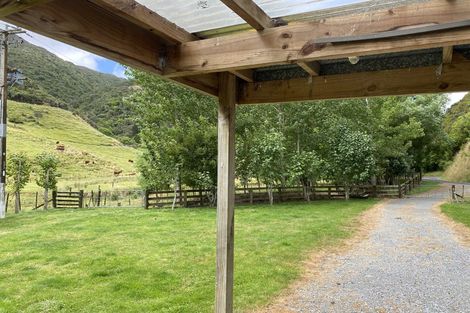 Photo of property in 960 Moonshine Road, Judgeford, Porirua, 5381