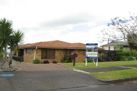 Photo of property in 3 Dunolly Place, Pukekohe, 2120