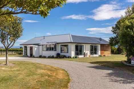 Photo of property in 445 Dillons Point Road, Dillons Point, Blenheim, 7273