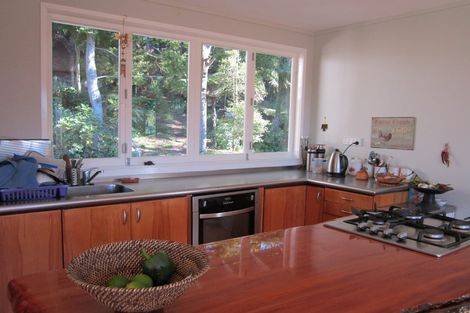 Photo of property in 95 Cornwallis Road, Cornwallis, Auckland, 0604