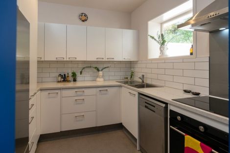 Photo of property in 2/15 Upper Lewisville Terrace, Thorndon, Wellington, 6011