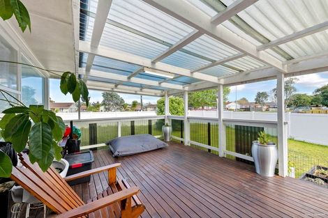 Photo of property in 54 Bader Drive, Mangere, Auckland, 2022