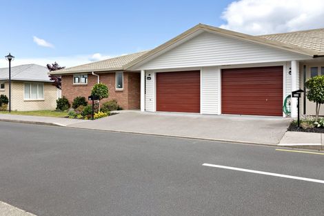 Photo of property in Summerset At The Course, 20 Racecourse Road, Trentham, Upper Hutt, 5018