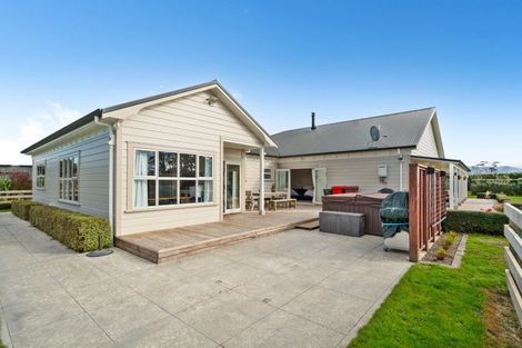 Photo of property in 270 Hughes Line, West Taratahi, Masterton, 5887