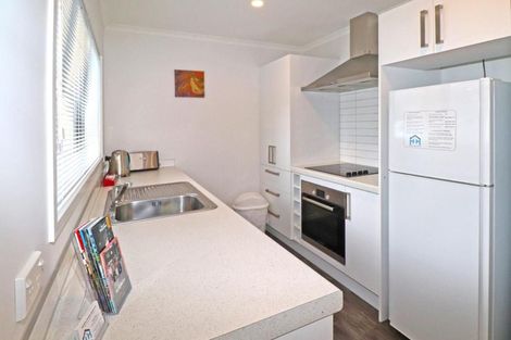 Photo of property in 4/5 Jones Crescent, Melville, Hamilton, 3206