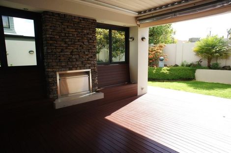 Photo of property in 3 Courtneys, West Harbour, Auckland, 0618