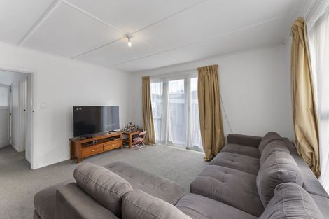 Photo of property in 15 Treadwell Street, Naenae, Lower Hutt, 5011