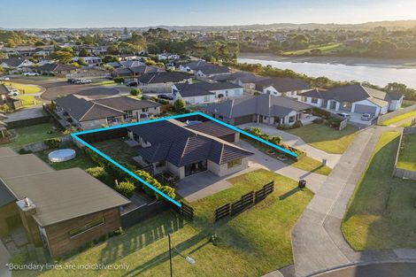 Photo of property in 50 Harbour Crest Drive, Waiuku, 2123