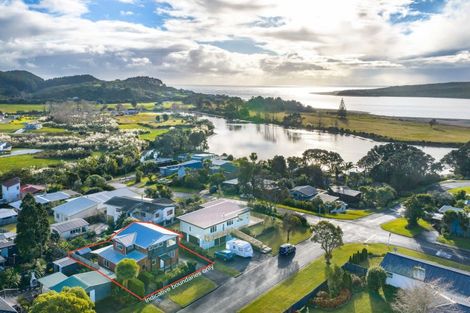 Photo of property in 30b Taipari Avenue, Raglan, 3225